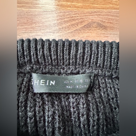 SHEIN knit top. Size m - Picture 3 of 5